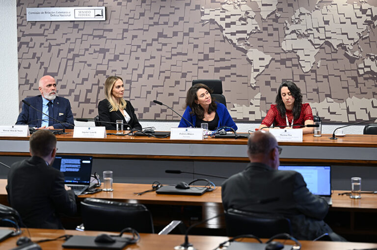 Marco legal da IA deve proteger jornalismo e direitos autorais, aponta debate
