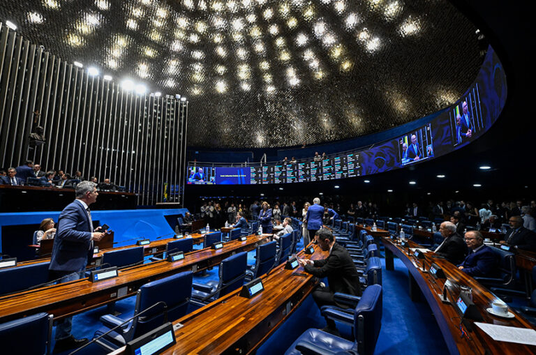 Senado amplia lista de produtos em estoque público para alimentação animal