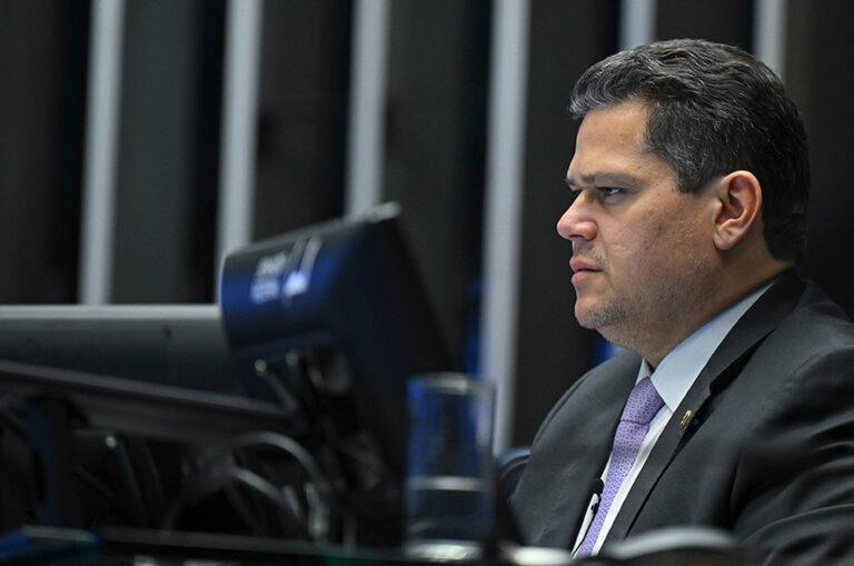 Estatuto do Aprendiz é retirado de pauta após acordo, informa Davi Alcolumbre